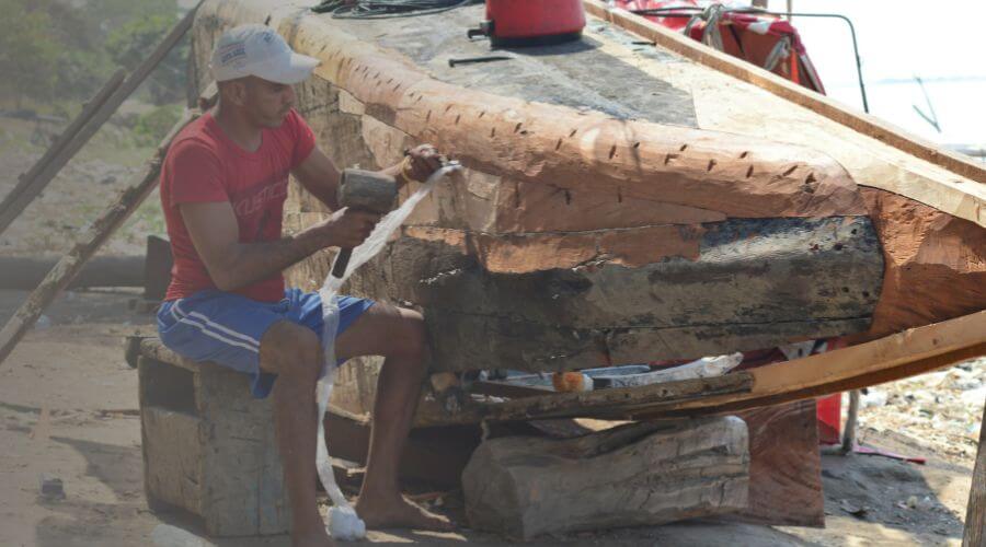 Why choose water damage restoration service for burst pipe water damage in Boston